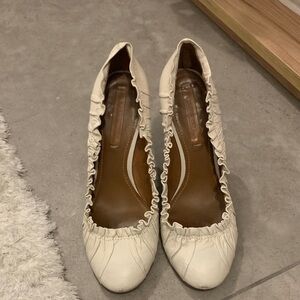 BCBGMaxAzria Cream Ruffled Flats